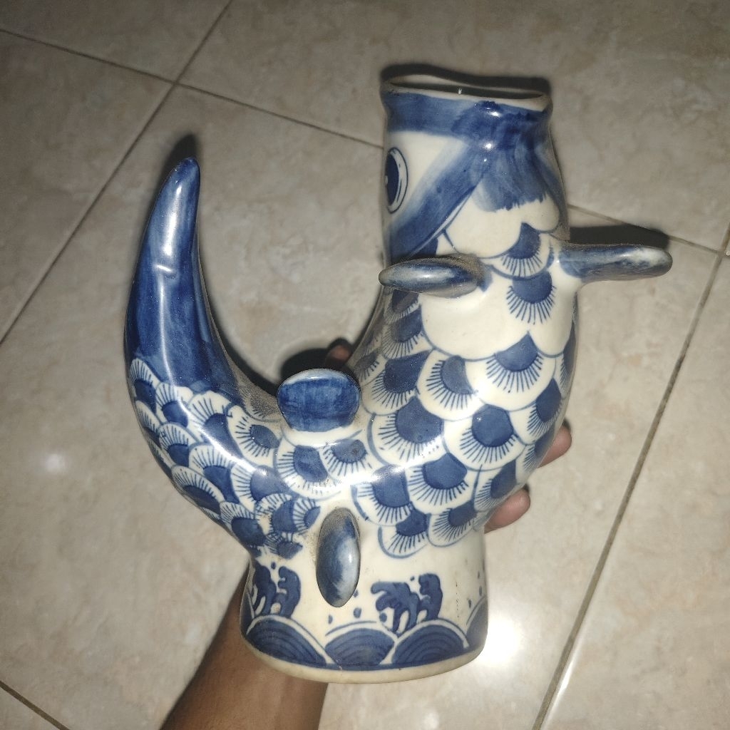 peninggalan mbah vas antik bntuk ikan unik kuno