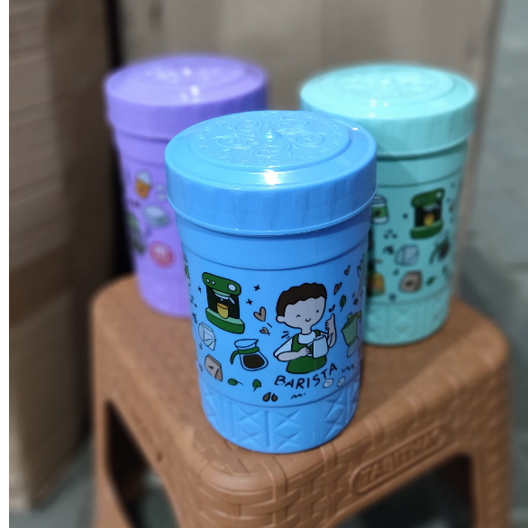 Mug Eliza MARIO bahan plastik dengan gagang dan tutup motif karakter