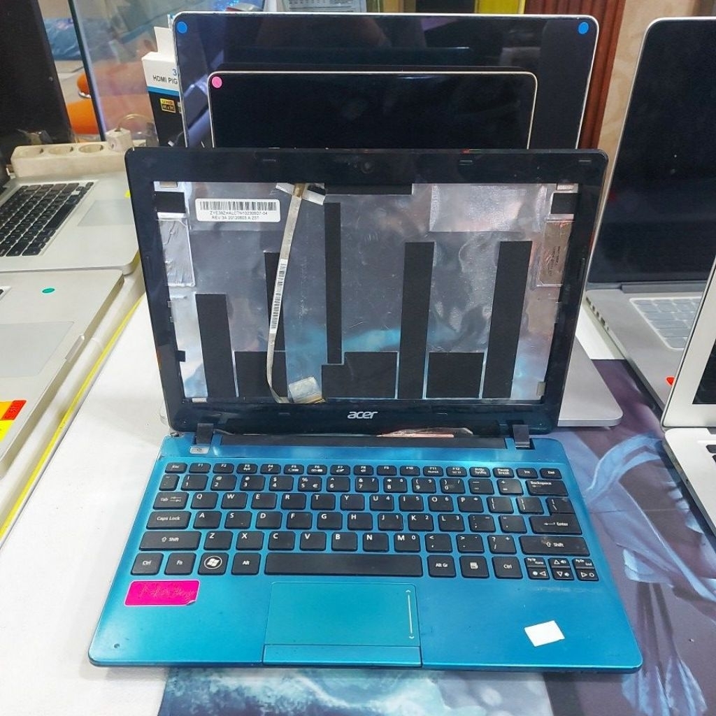 Laptop Acer Aspire One series ZHG Jual kondisi seperti ini mati total tanpa lcd tanpa ram tanpa ssd 