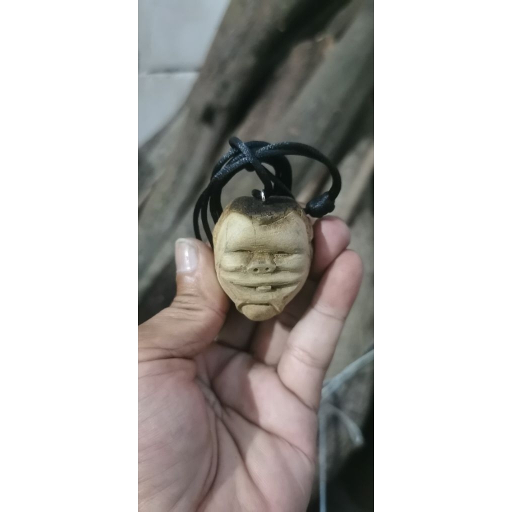Kalung Ukir Semar kayu Kaboa