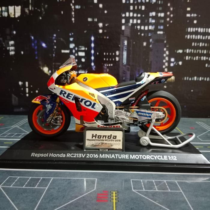 DIECAST MOTOGP HONDA RC213V DANI PEDROSA (CUSTOM #26) SKALA 12 BRAND CHINA