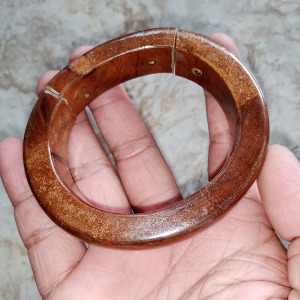 gelang kayu antik