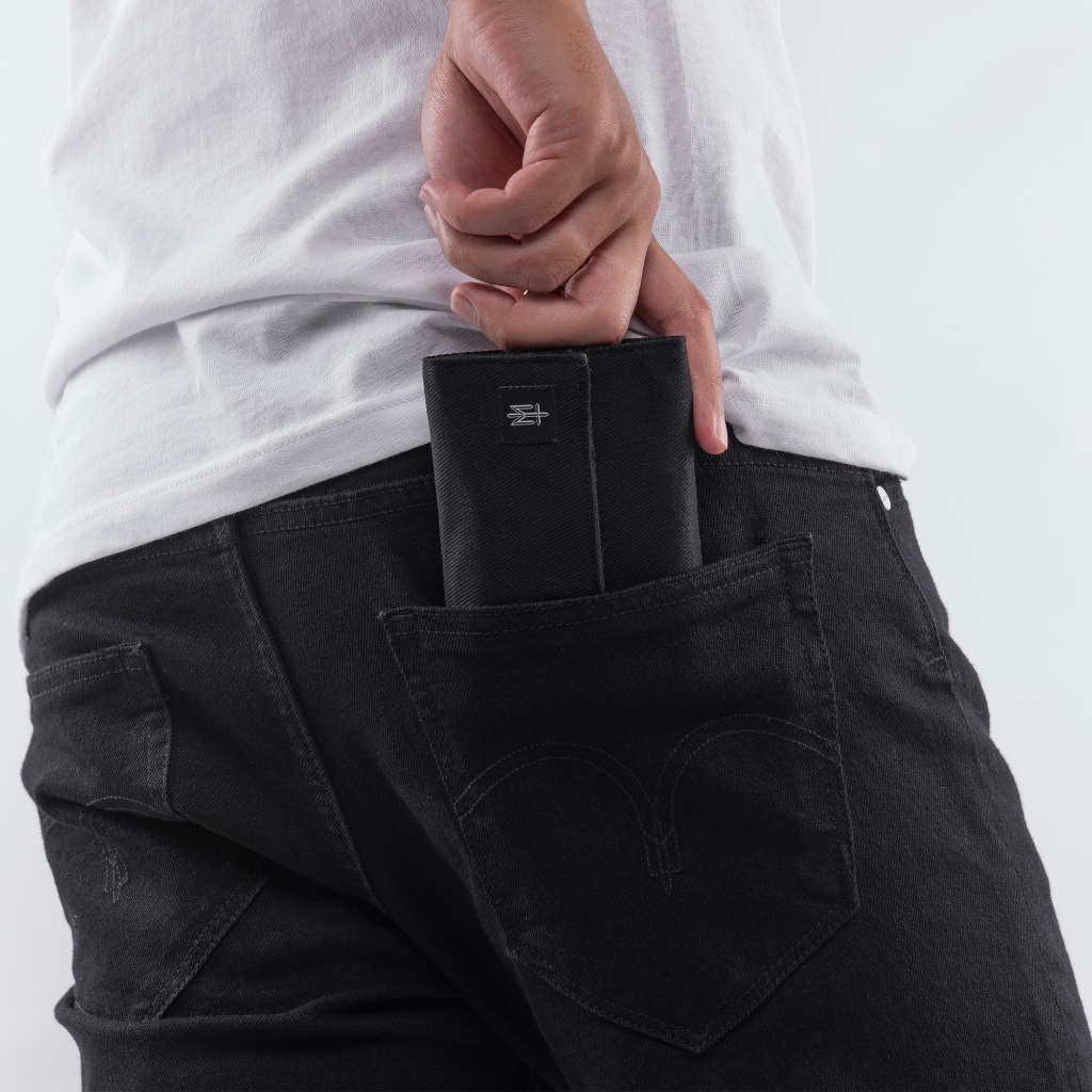 HUSTLE MATERNAL DISASTER DOMPET TRI FOLD WALLET ORIGINAL