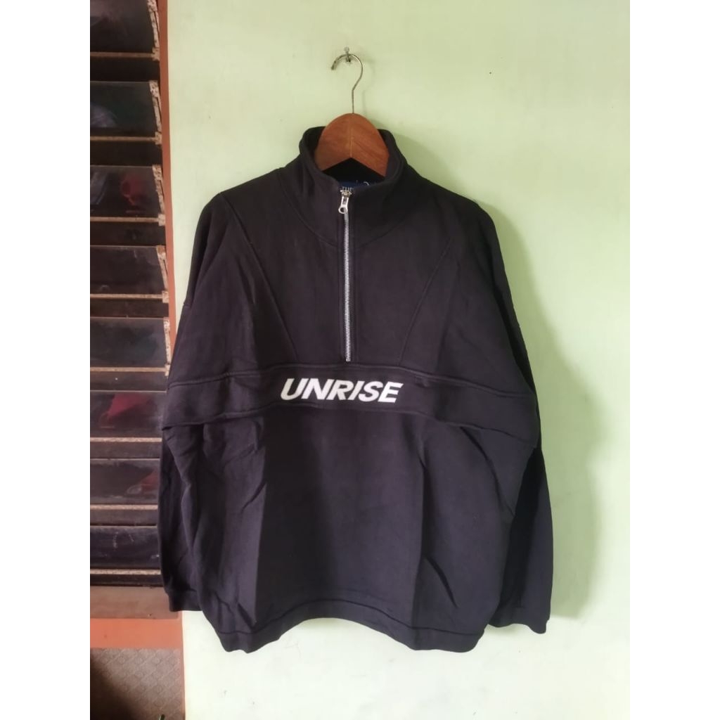 The clap anorak jacket