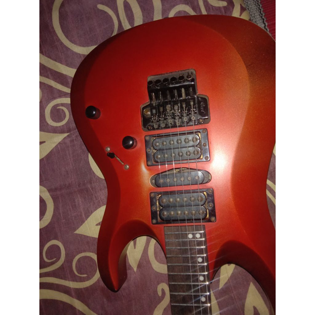 jual Gitar Cort x6 semua part bawaan kondisi aman layak pakai