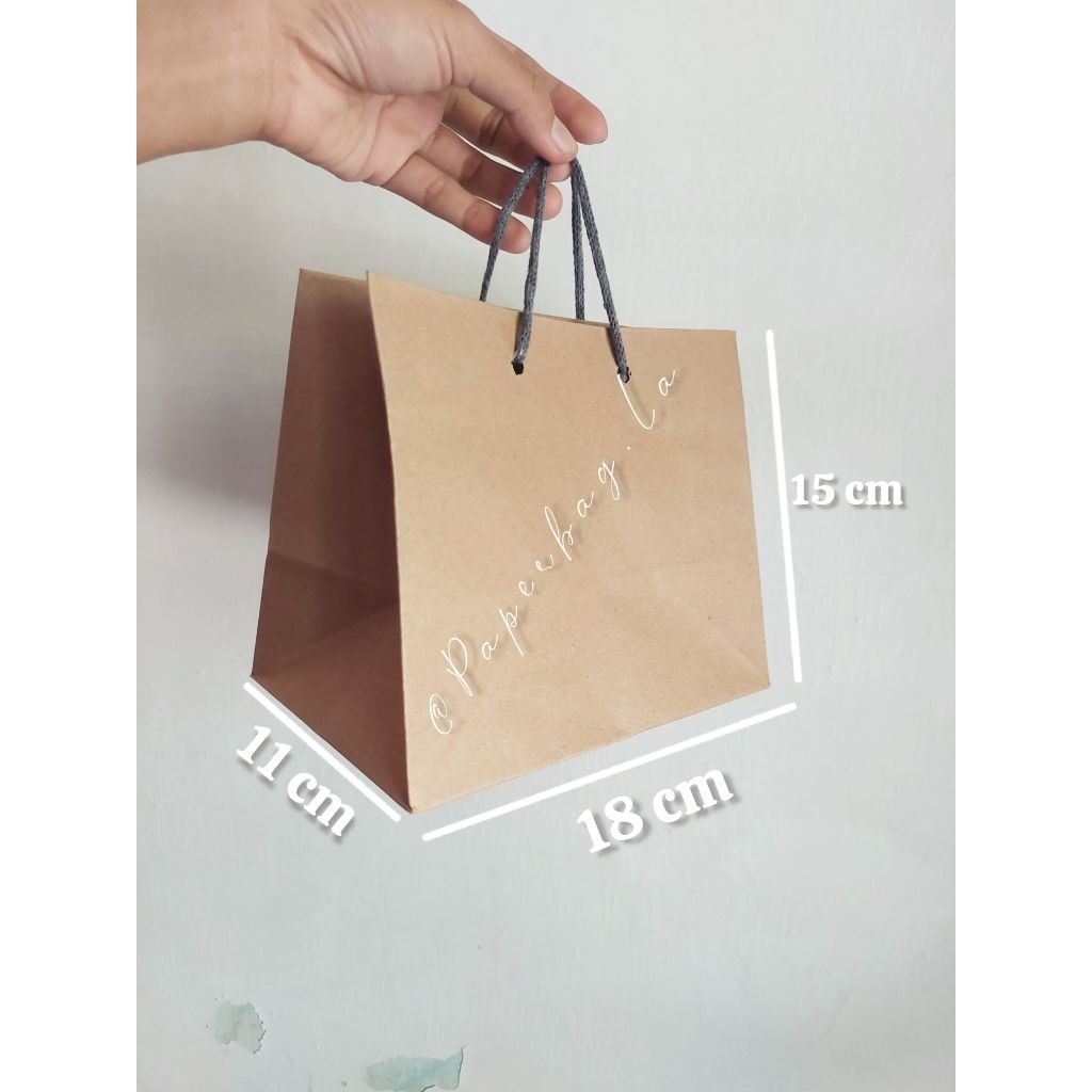 

Paperbag Polos Coklat / Sablon Pia Jajan Box