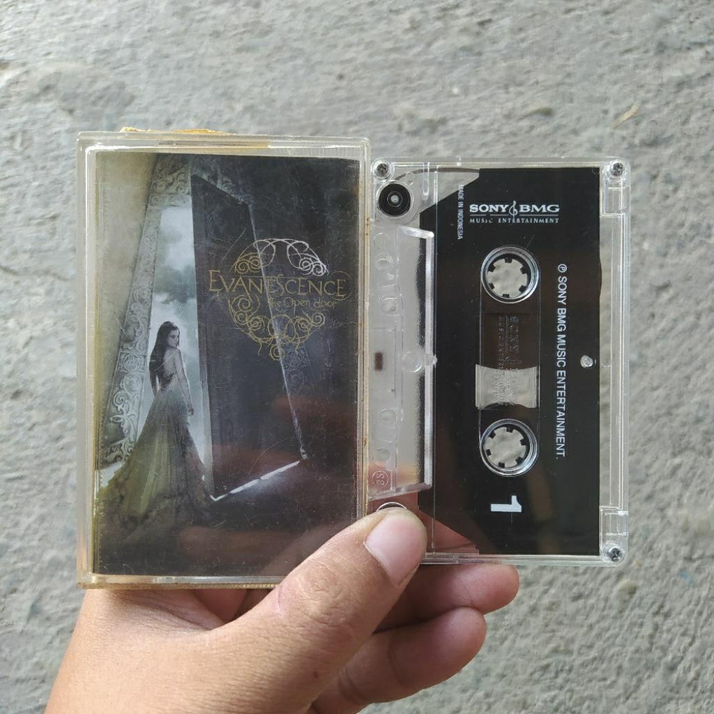 Kaset Pita Evanescence - The Open Door