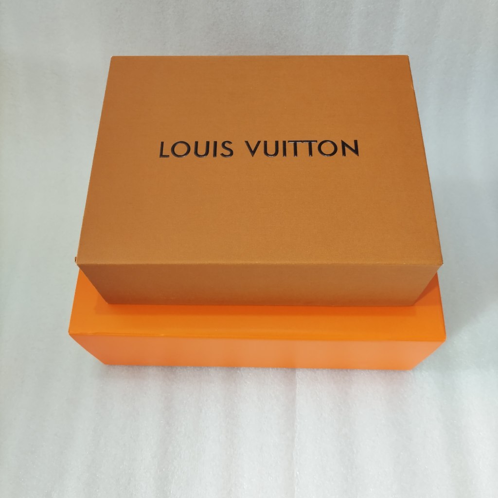 

Gift Box Kotak Hadiah Orisinal