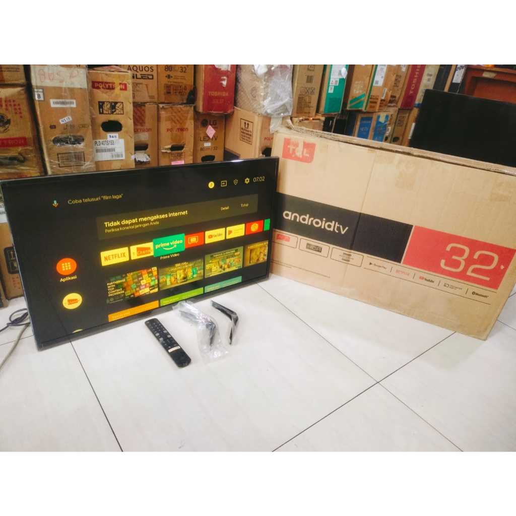 [+free packing kayu] TV LED TCL 32 Inch Android TV Youtube Wifi Kondisi bekas masih segel 4375f