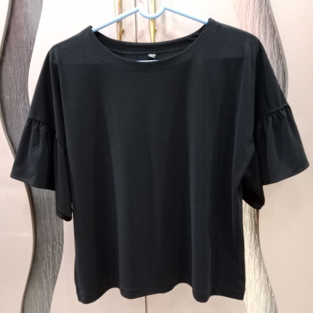 Blouse Wanita Hitam UNIQLO original Oversize Ukuran S LD100cm