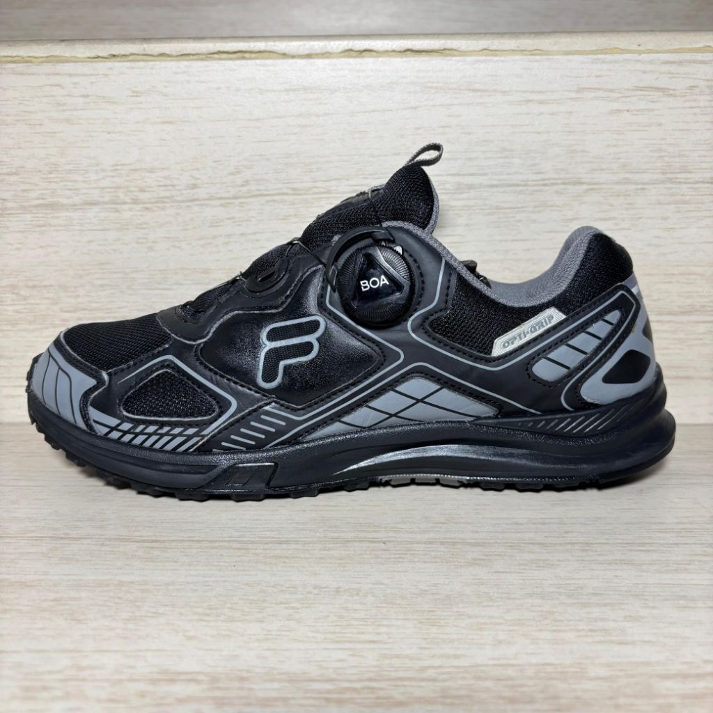 SEPATU OUTDOOR  TREKKING HIKING & RUNNING FILA BOA SYSTEM / TALI PUTAR SECOND ORIGINAL  [ MURAH ]