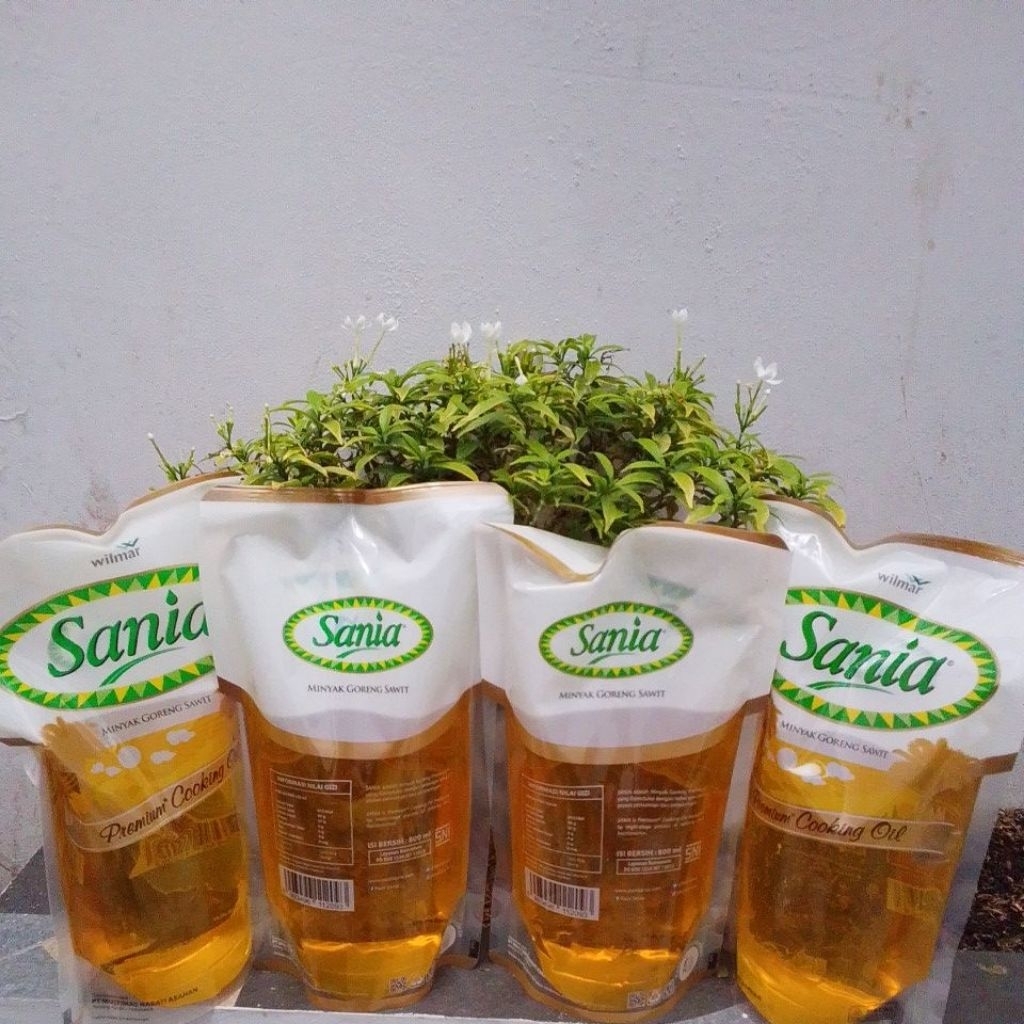 

Minyak goreng Sania 1 liter/ 800 ml
