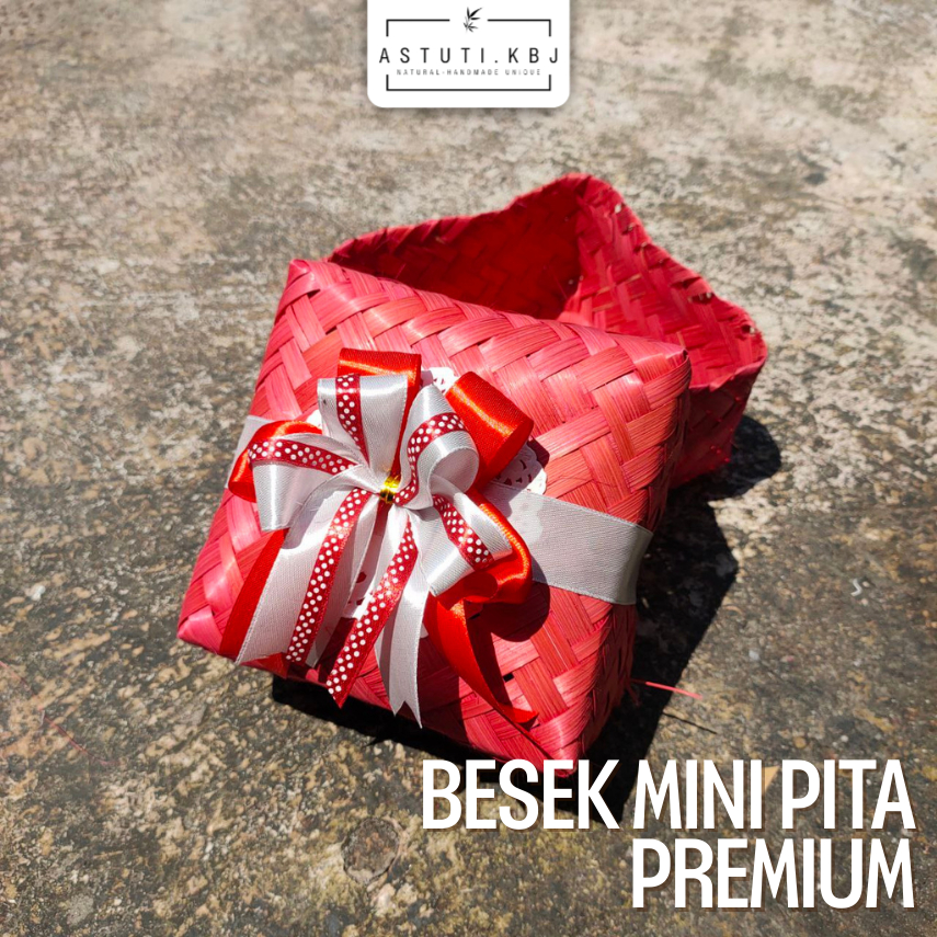 

SEPASANG BESEK MINI 10 CM PITA PREMIUM / besek mini / besek souvenir / besek bambu / besek hampers