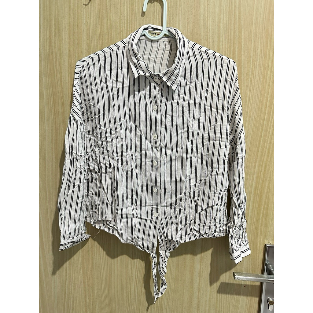 (PRELOVED) ADA BUTI KEMEJA GARIS