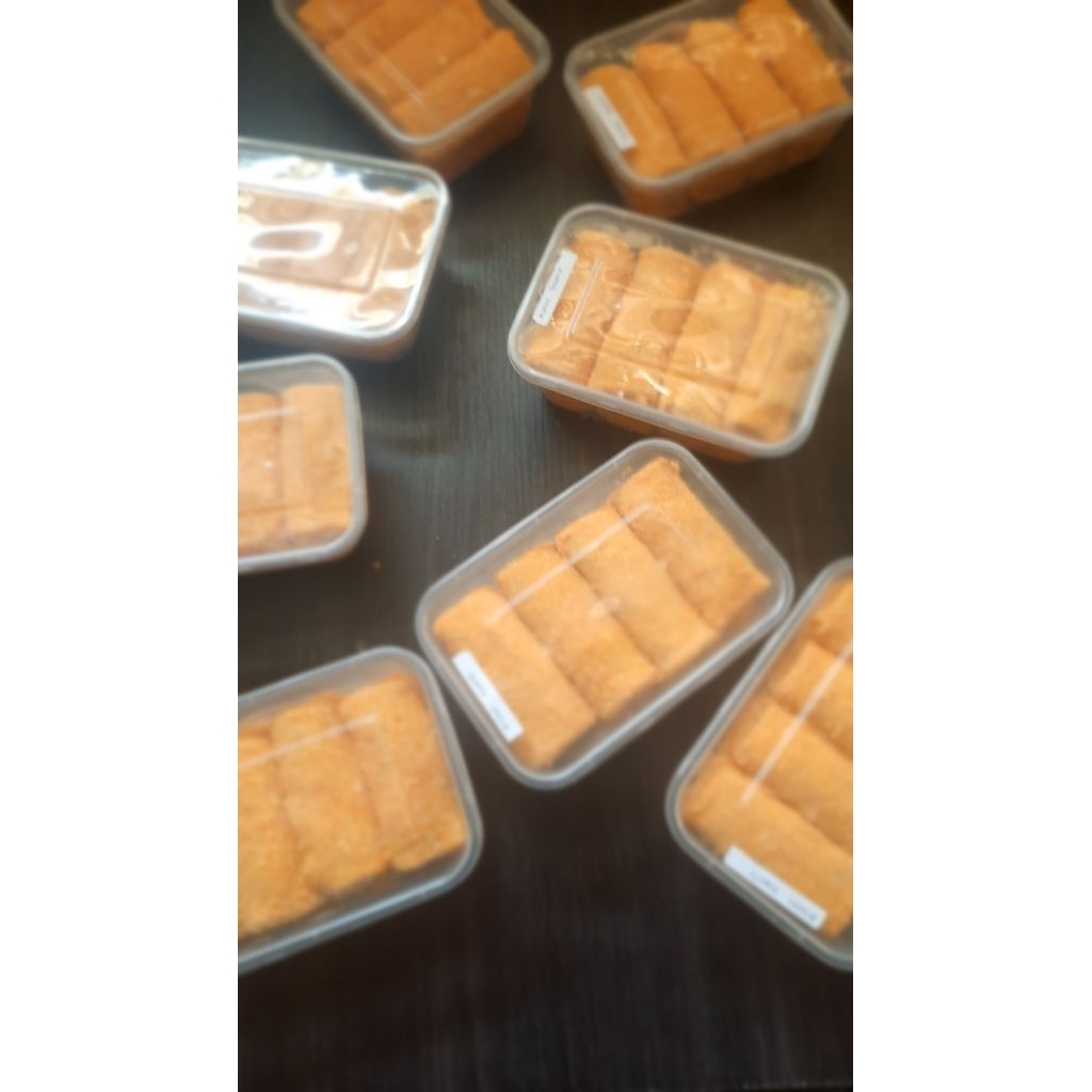 

risoles smoke beef mayo pedas frozen