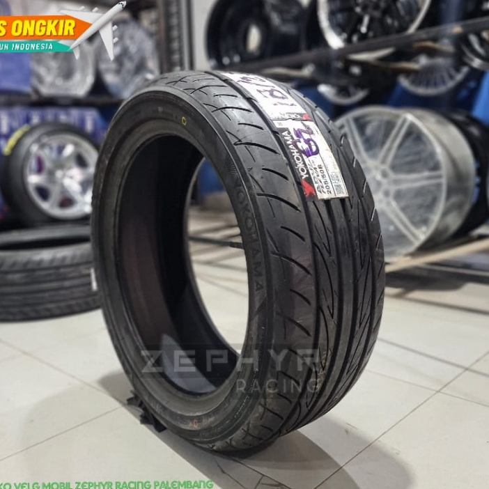 BAN YOKOHAMA ADVAN fleva -V701 93W 205 50 R17 BUAT MOBILIO,JAZZ ,AVANZA DLL ZEPHYR RACING PALEMBANG