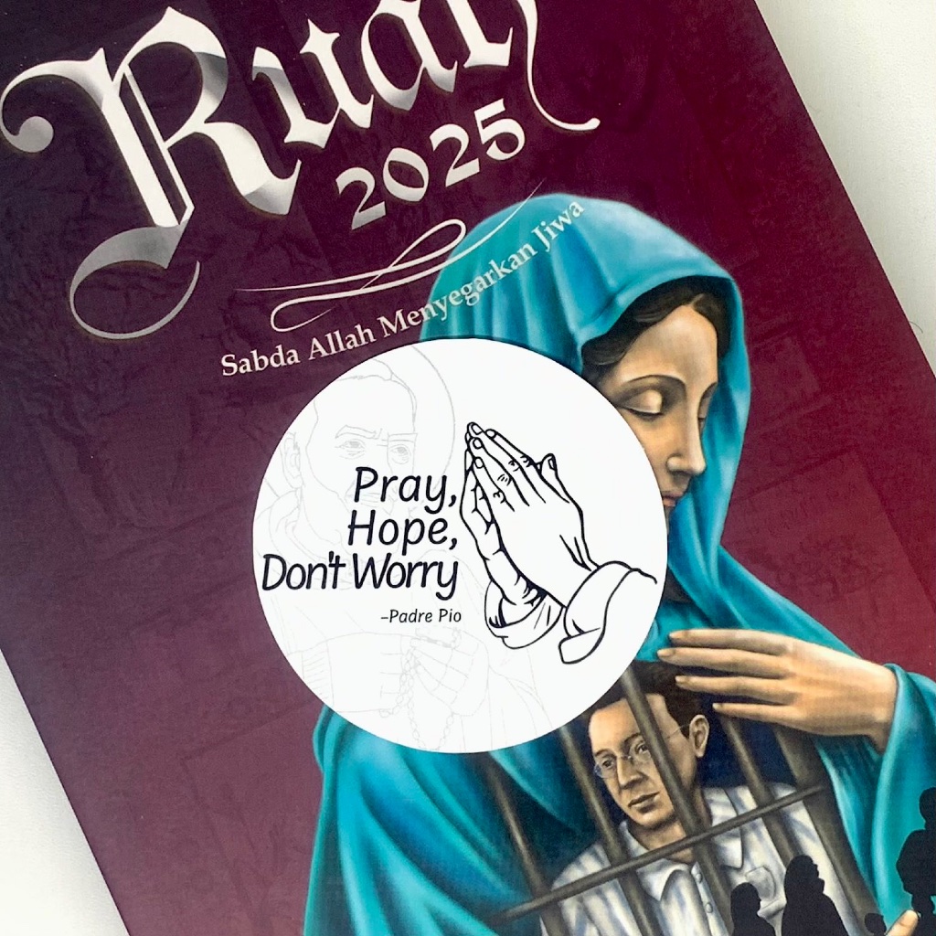 

Stiker Katolik Padre Pio – “Pray, Hope, Don’t Worry” Vinyl Laminasi Matte Waterproof