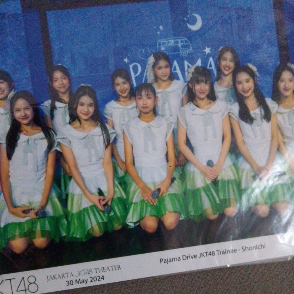 klaim book pp erigo Christy 3 pose