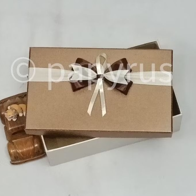 

PAPYRUS Kombinasi 15x25 Tinggi 5cm Kotak Kado Gift Box Hardbox Hampers V1