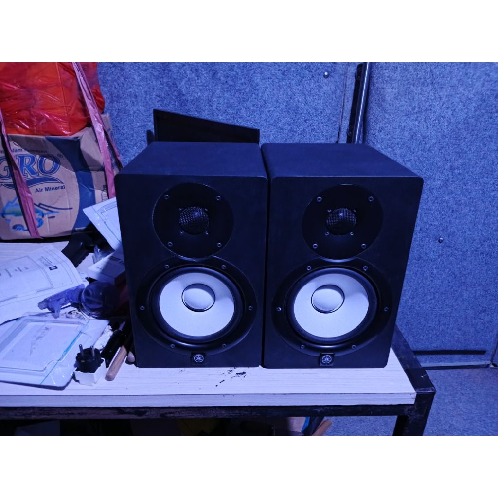 Yamaha HS7 flat studio monitoring speaker bekas