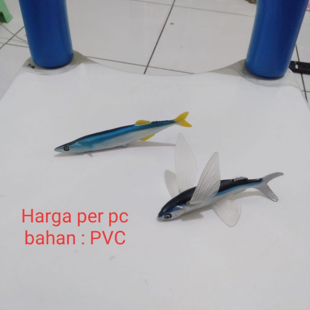 Miniatur Ikan Terbang Miniatur Ikan Pasifik Saury