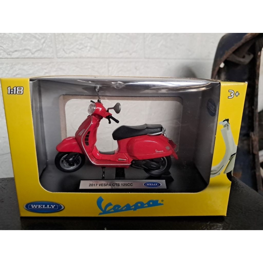 Diecast Miniatur Motor Vespa matic modern Gts 125cc 150 cc 125 cc classic motor pajangan mainan anak