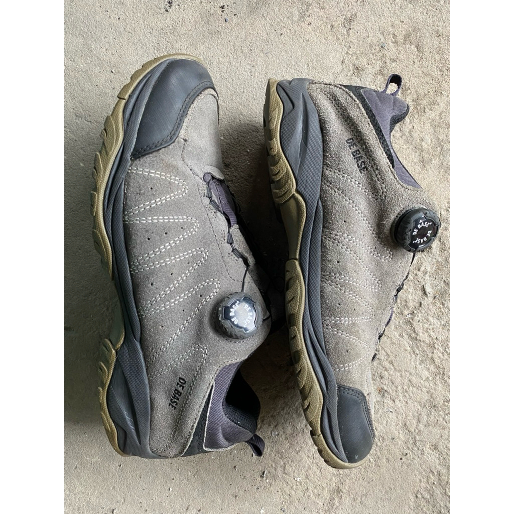 sepatu gunung/outdoor de base