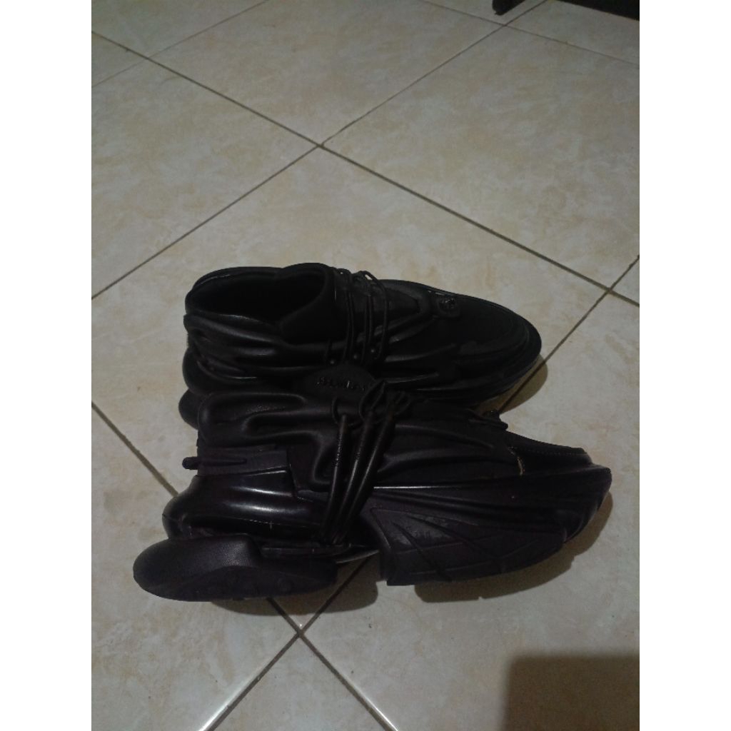 BALMAIN sneakers original size 37