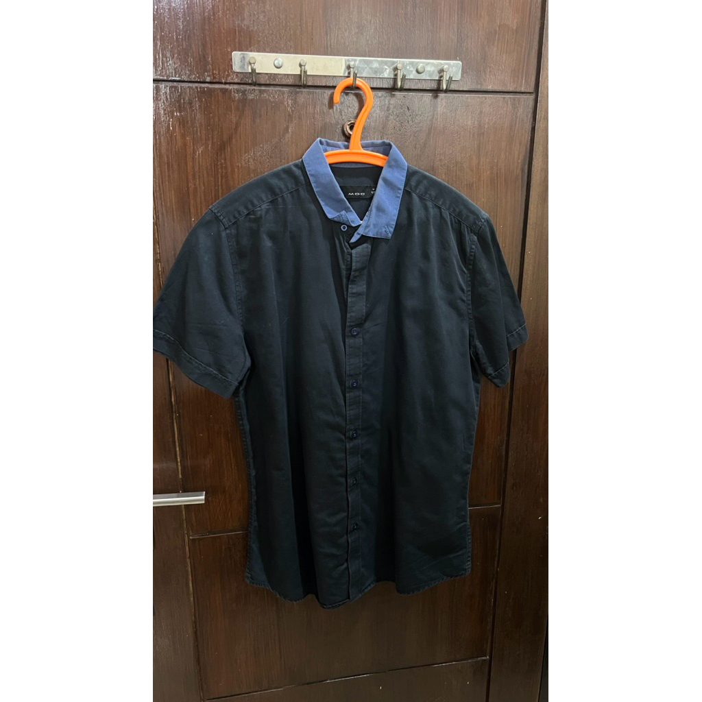 kemeja lengan pendek moc size m