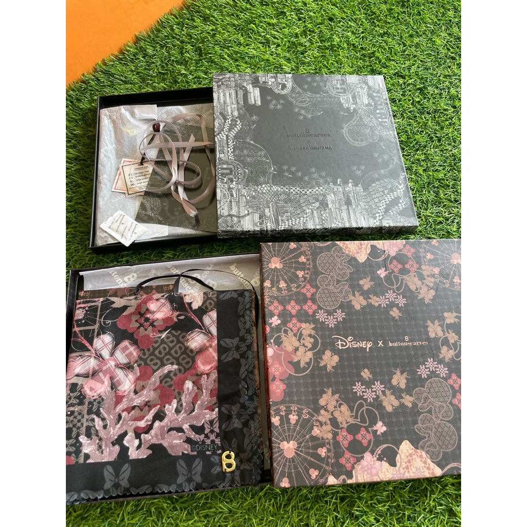 The Dream Park black Buttonscarves preloved