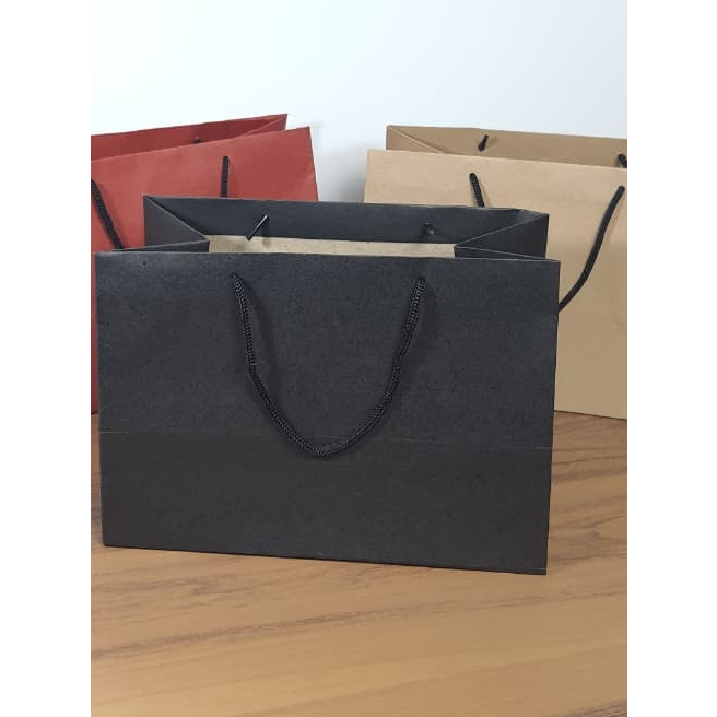 

Tas Bento / Hampers / Kue Kering Uk. 27 x 18,5 x Tebal 15 cm