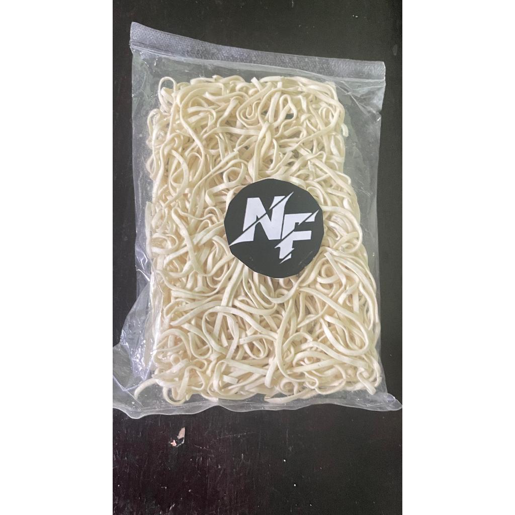 

Mie Daun Pisang Keraton | Nur Fajary Group