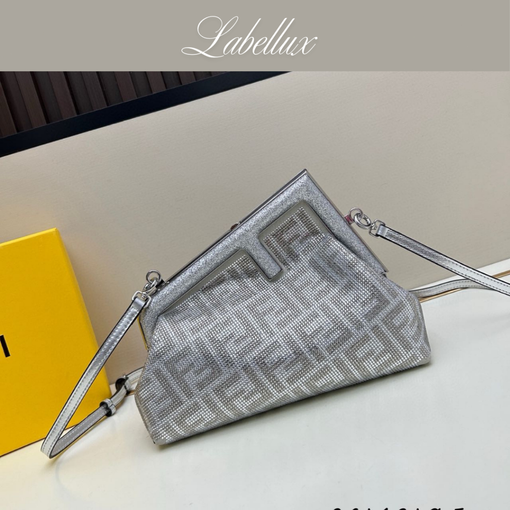 Tas Selempang Wanita dengan Detail Kristal Mewah Desain Elegan Bisa Jadi Clutch atau Evening Bag Coc
