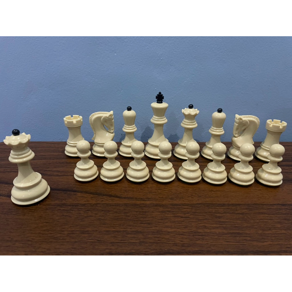 Buah Catur Plastik Tipe Zagreb - Catur Plastik Impor