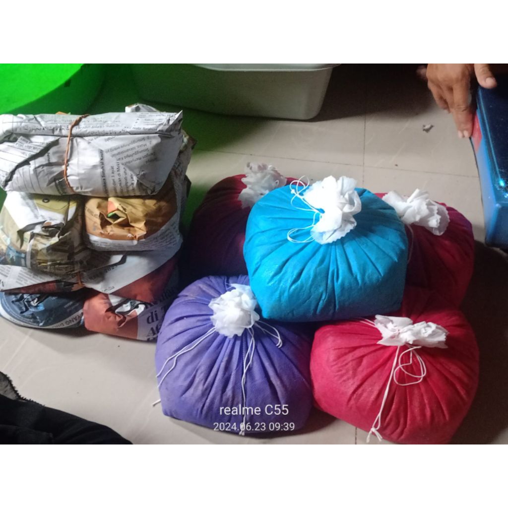 

telor jangkrik madu murni 1000gr bergaransi.