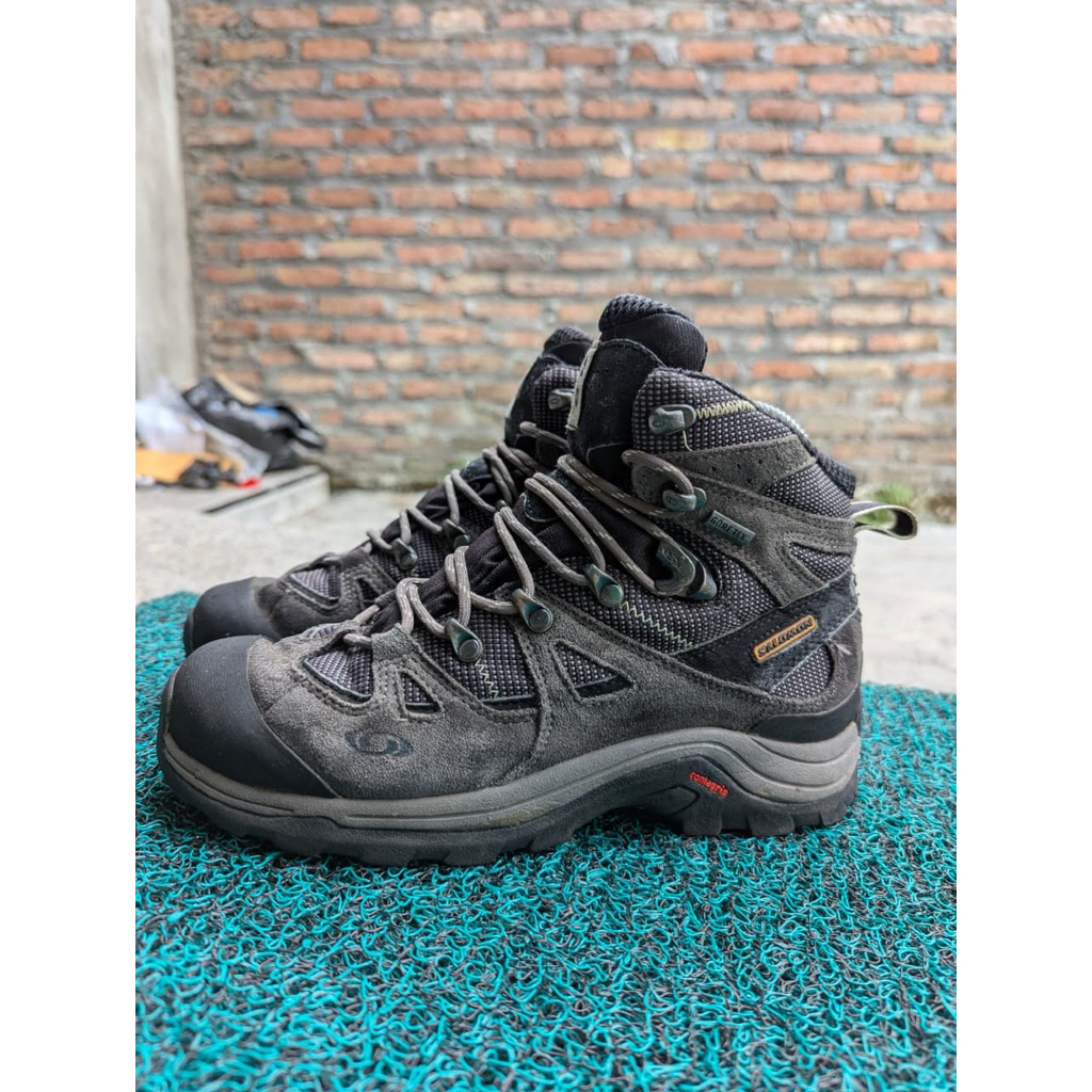 SEPATU GUNUNG SALOMON SIZE 38 insol 23.5 ( SEPATU SECOND OUTDOOR )