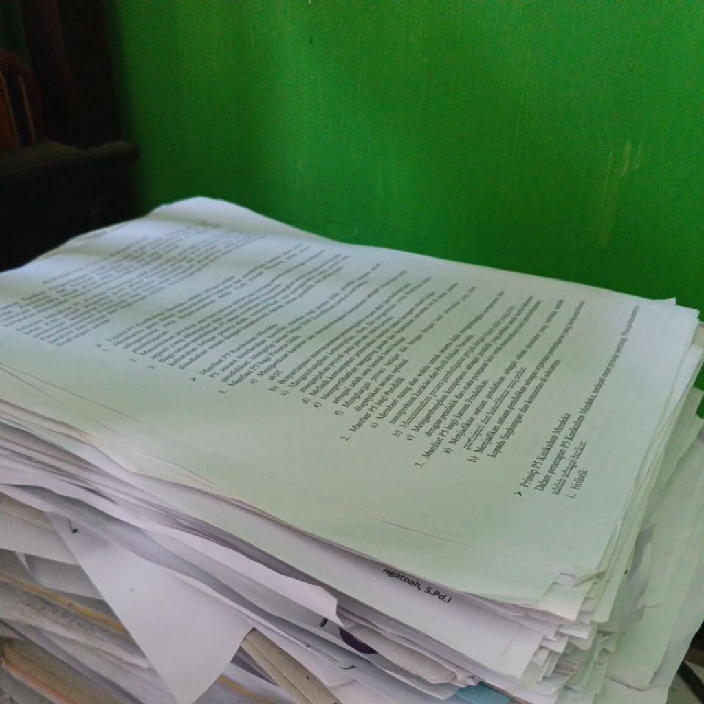 

KERTAS HVS Bekas
