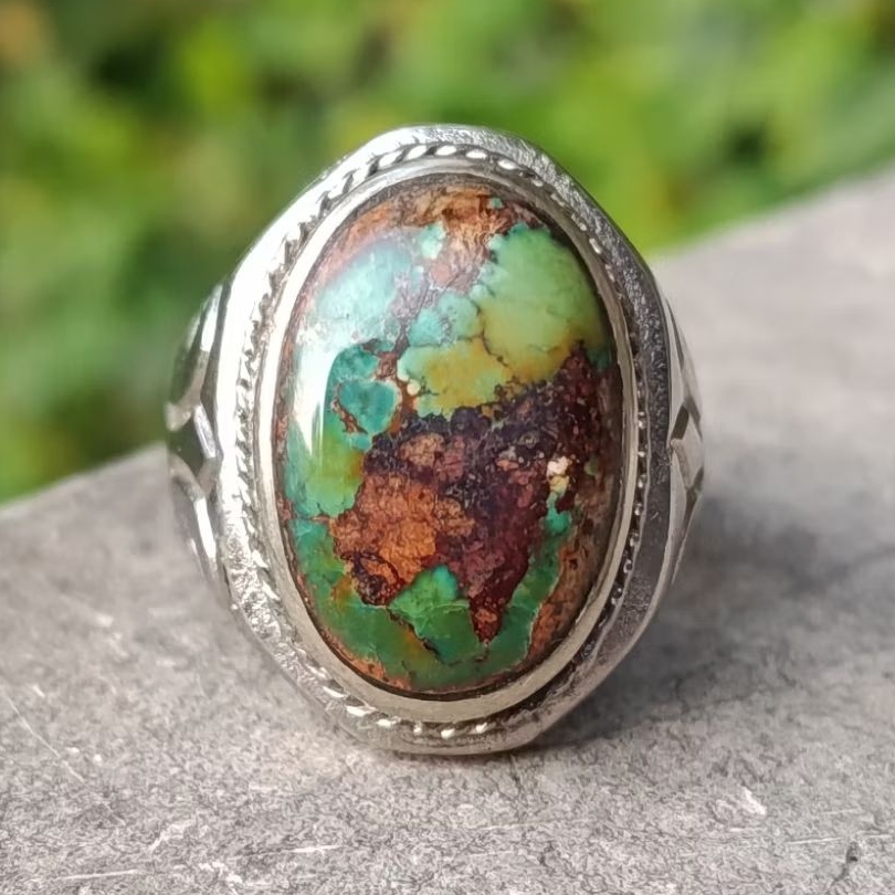 Pirus Persia Hijau Daun Lawas Gradasi Warna Cerah