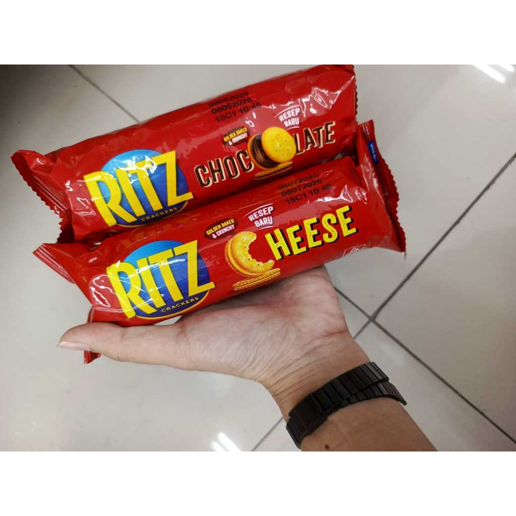 

Ritz Biskuit Sandwich Keju Coklat 91g