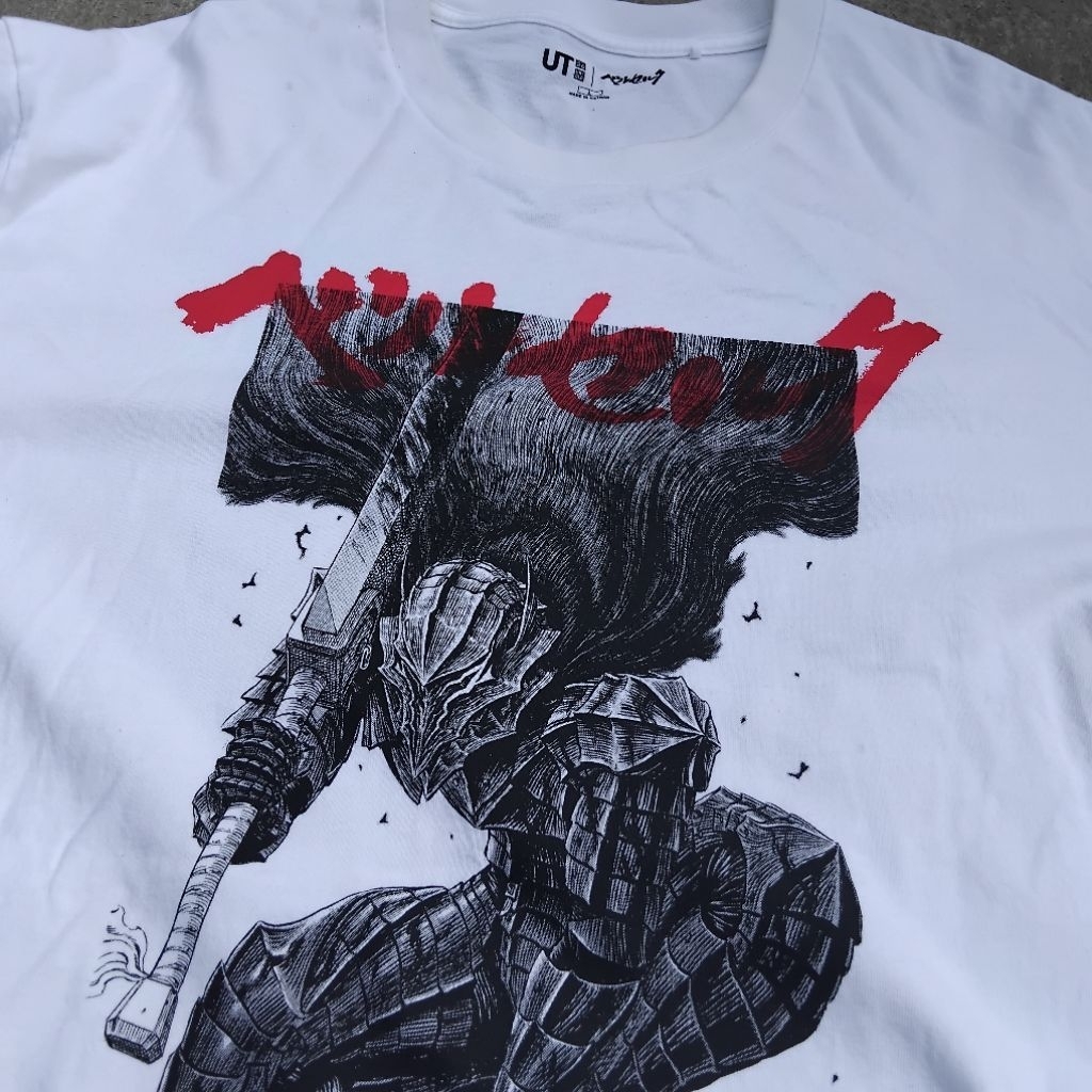 Kaos Anime Berserk Uniqlo Official