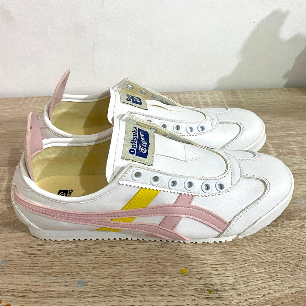 onitsuka tiger pink