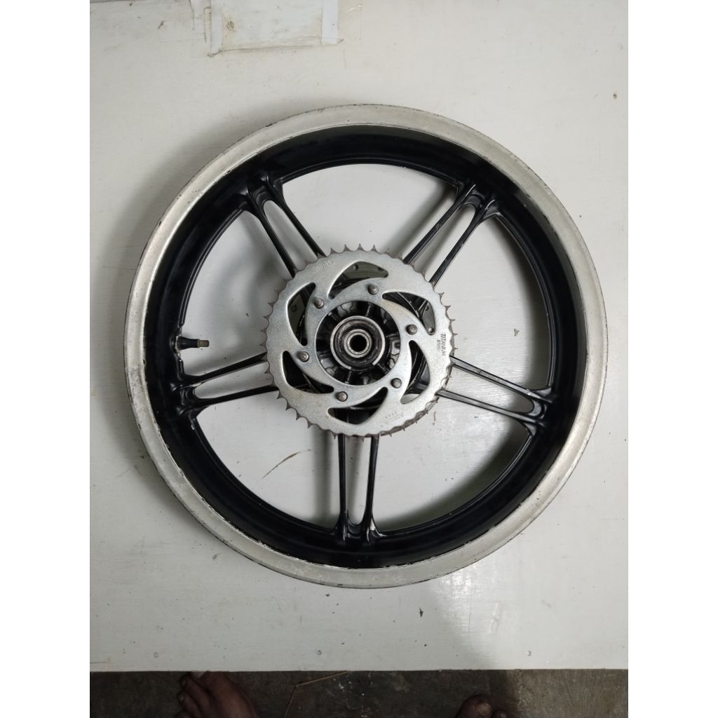 velg belakang Yamaha Vixion new NVL ori copotan motor