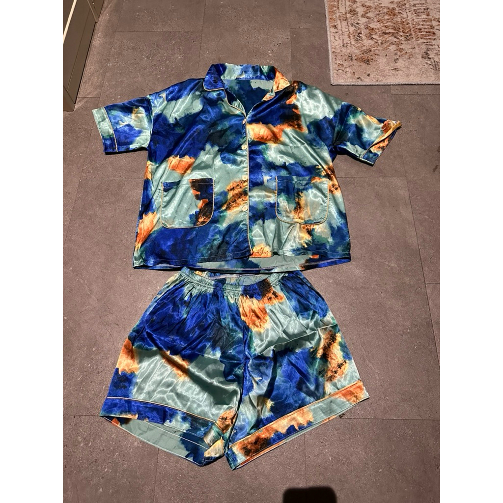 PRELOVED - Baju tidur Satin Halus Dingin