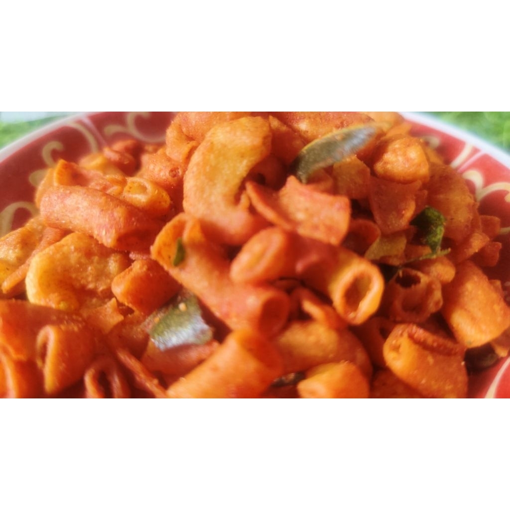 

Makaroni pedas daun jeruk (pedes sogih) kemasan 50gram