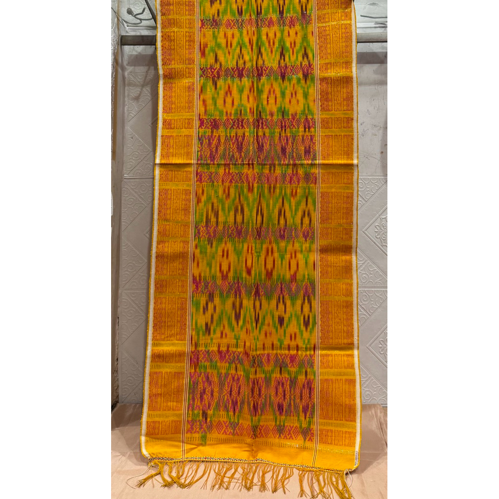 UIS NIPES / UIS ADAT KARO