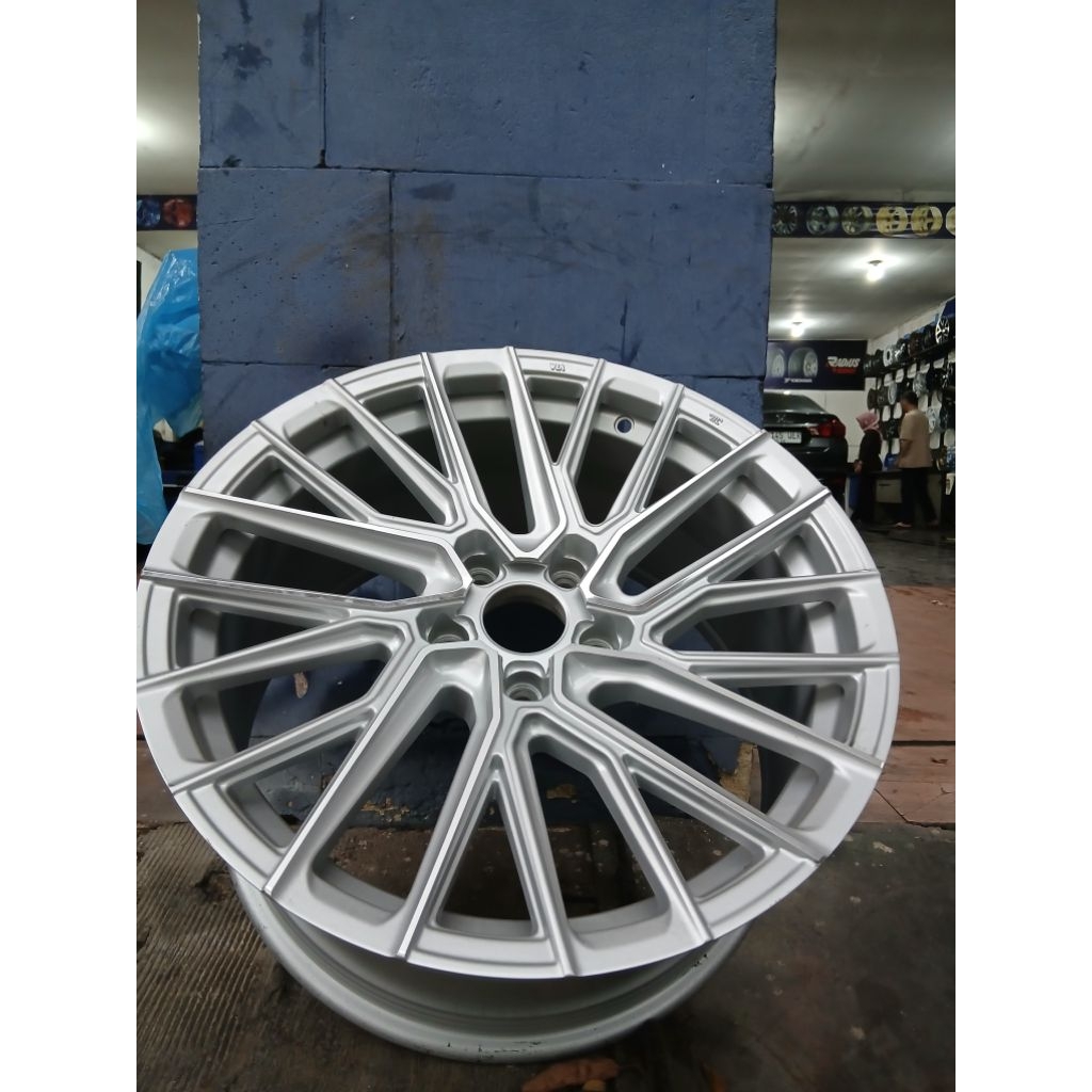 promo velg racing gio r18 h5x114,3 innova xpander hrv crv civic  wuling almaz