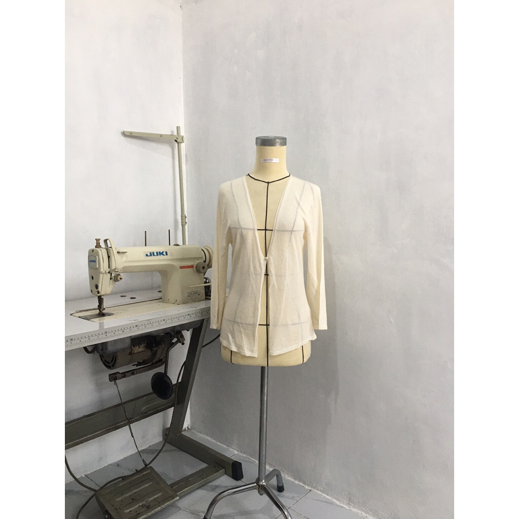 outer/cardigan rajut warna broken white (wajib baca deskripsi)