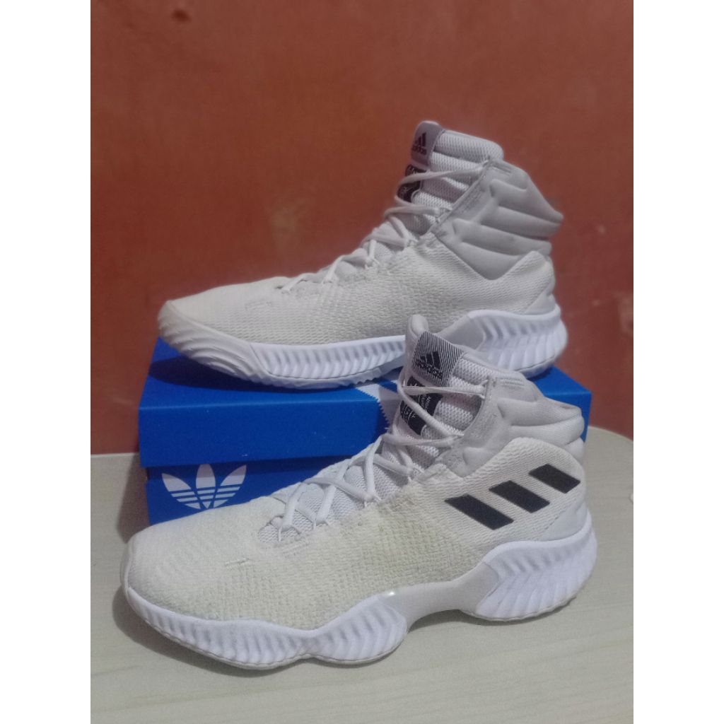 sepatu basket/volli second size 43,5