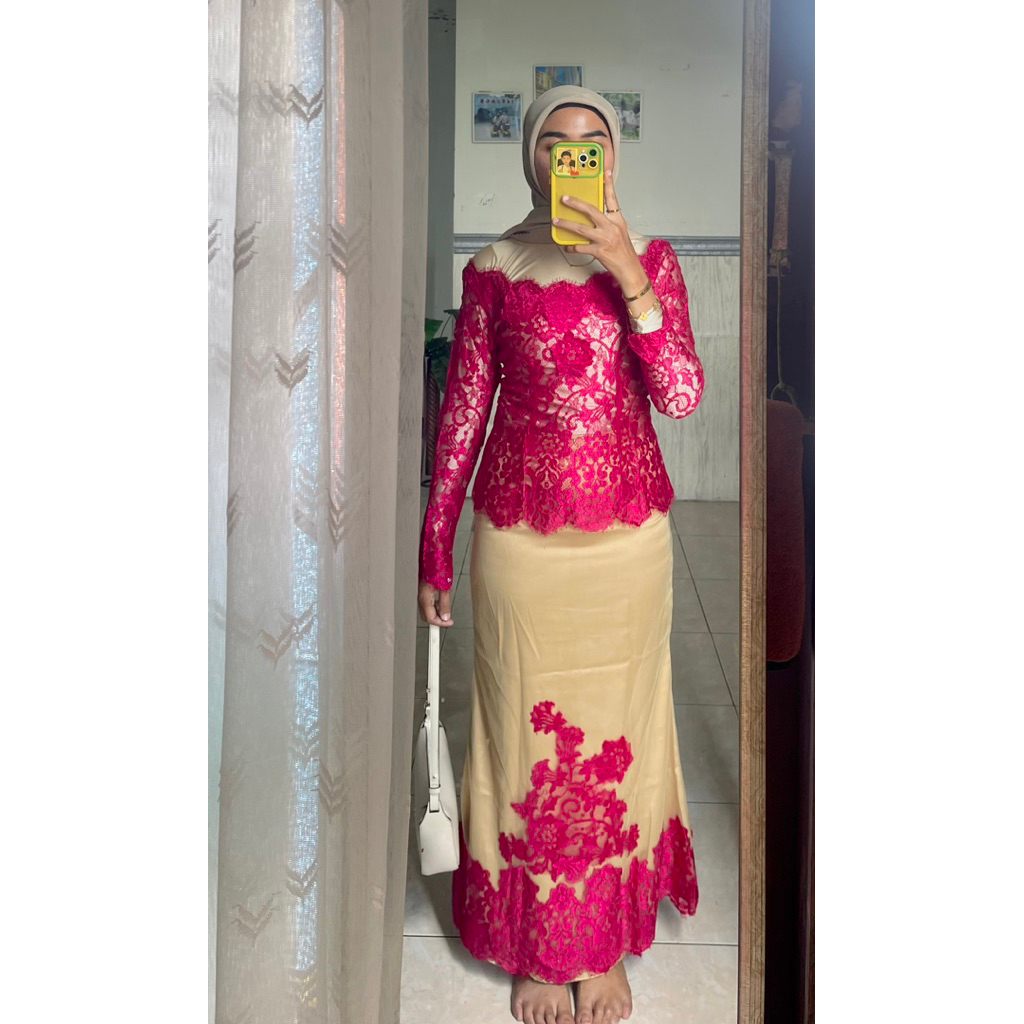 PL Kebaya Wisuda /Pesta Fuchia