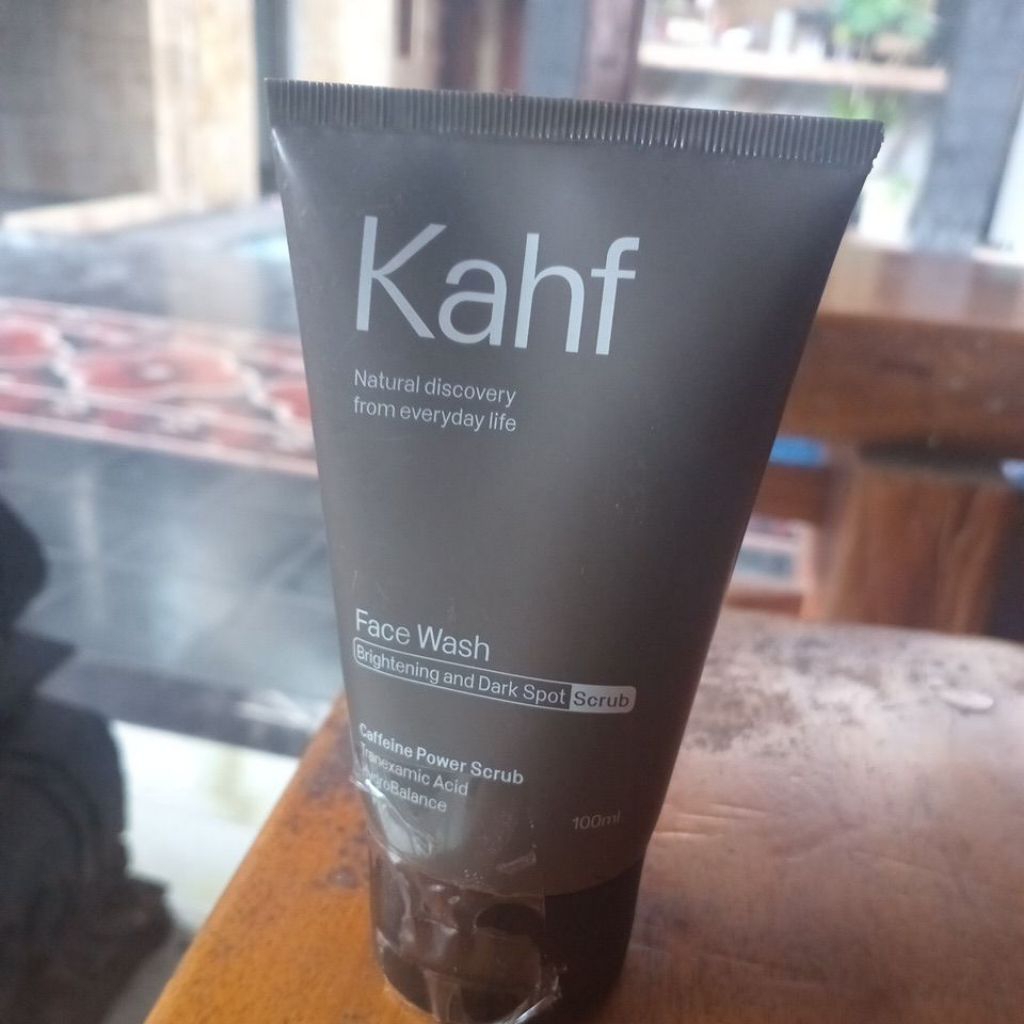 Kahf Coklat Face Wash Kemasan Baru Brightening and Dark Sport Scrub 100ml